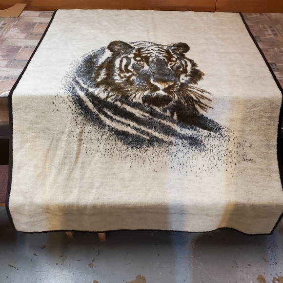 biederlack Bedding Vtg Biederlack Of America Reversible Blanket Tiger Poshmark